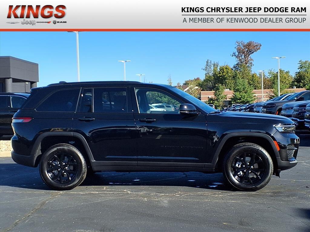 new 2025 Jeep Grand Cherokee car, priced at $39,728