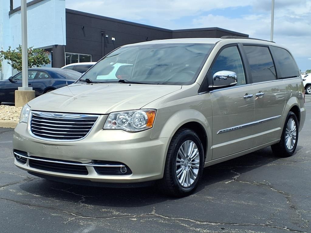 used 2015 Chrysler Town & Country car, priced at $9,530