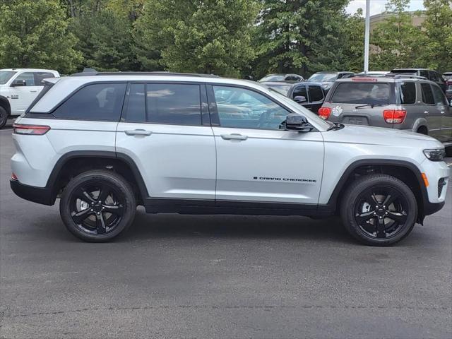 new 2024 Jeep Grand Cherokee car, priced at $40,289