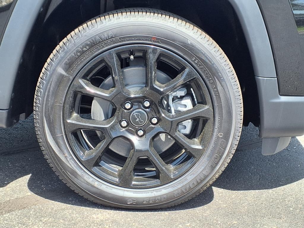 new 2025 Jeep Compass car, priced at $28,230