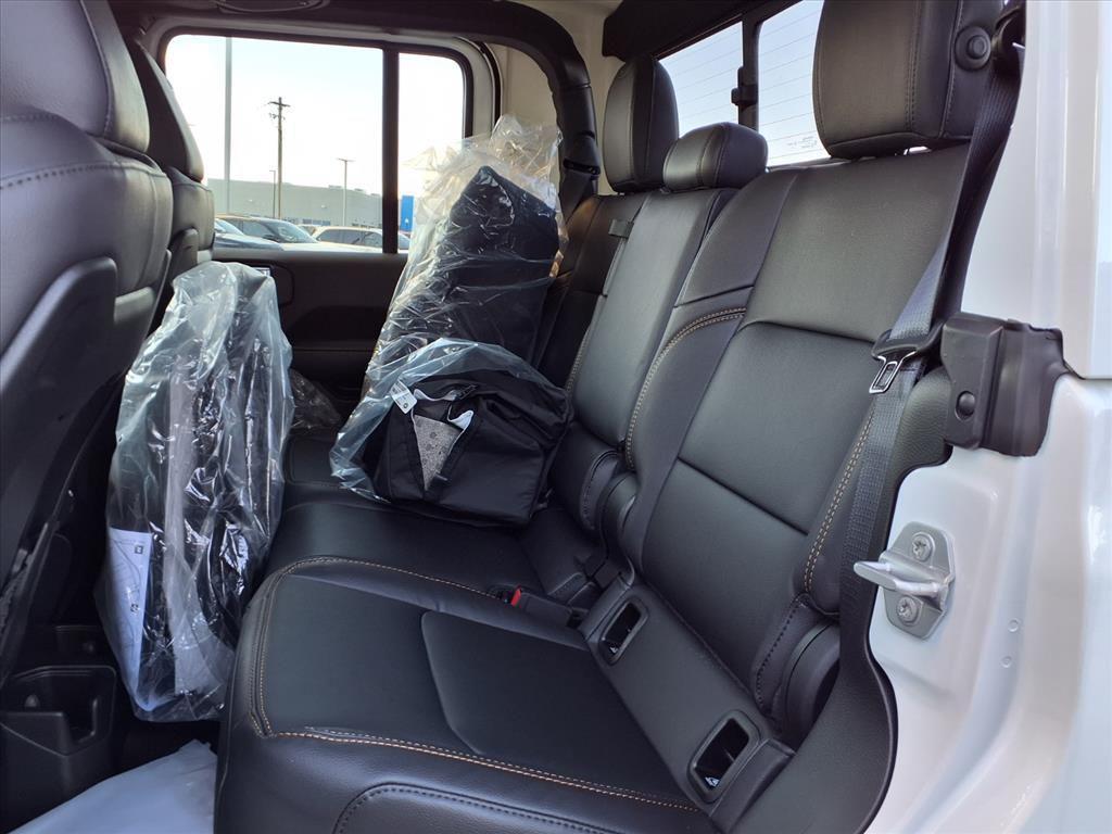 new 2025 Jeep Gladiator car, priced at $46,134