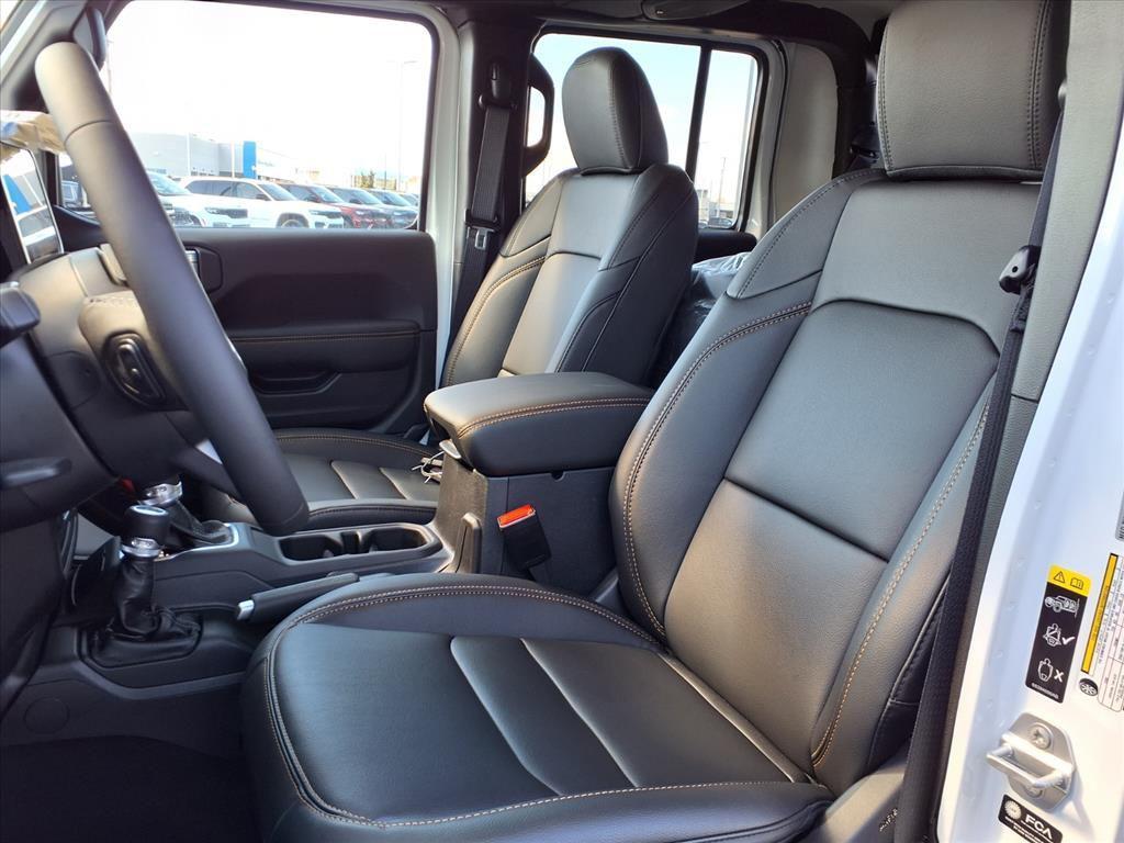 new 2025 Jeep Gladiator car, priced at $46,134