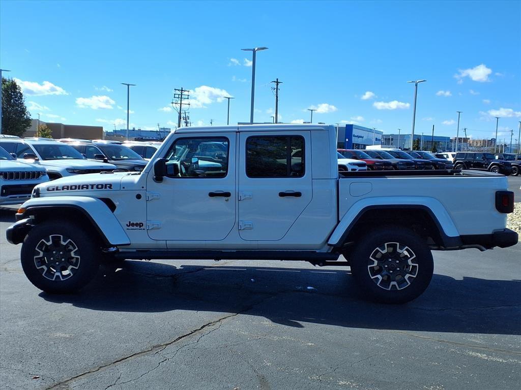 new 2025 Jeep Gladiator car, priced at $46,134