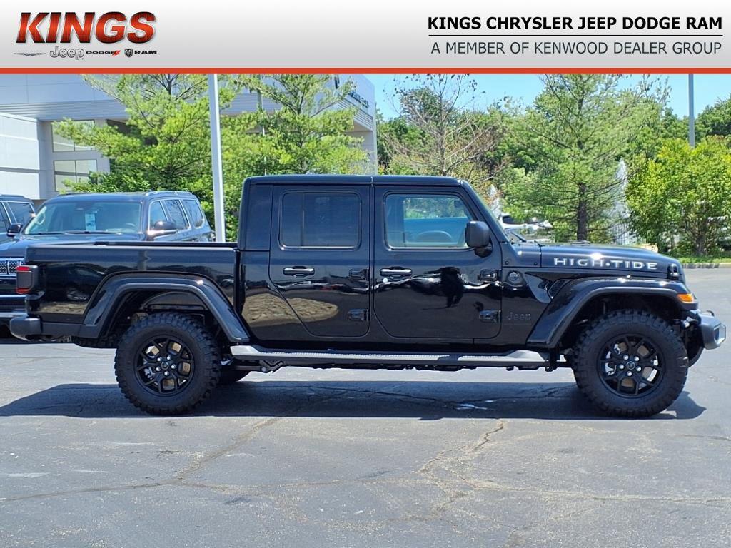 new 2025 Jeep Gladiator car, priced at $45,564