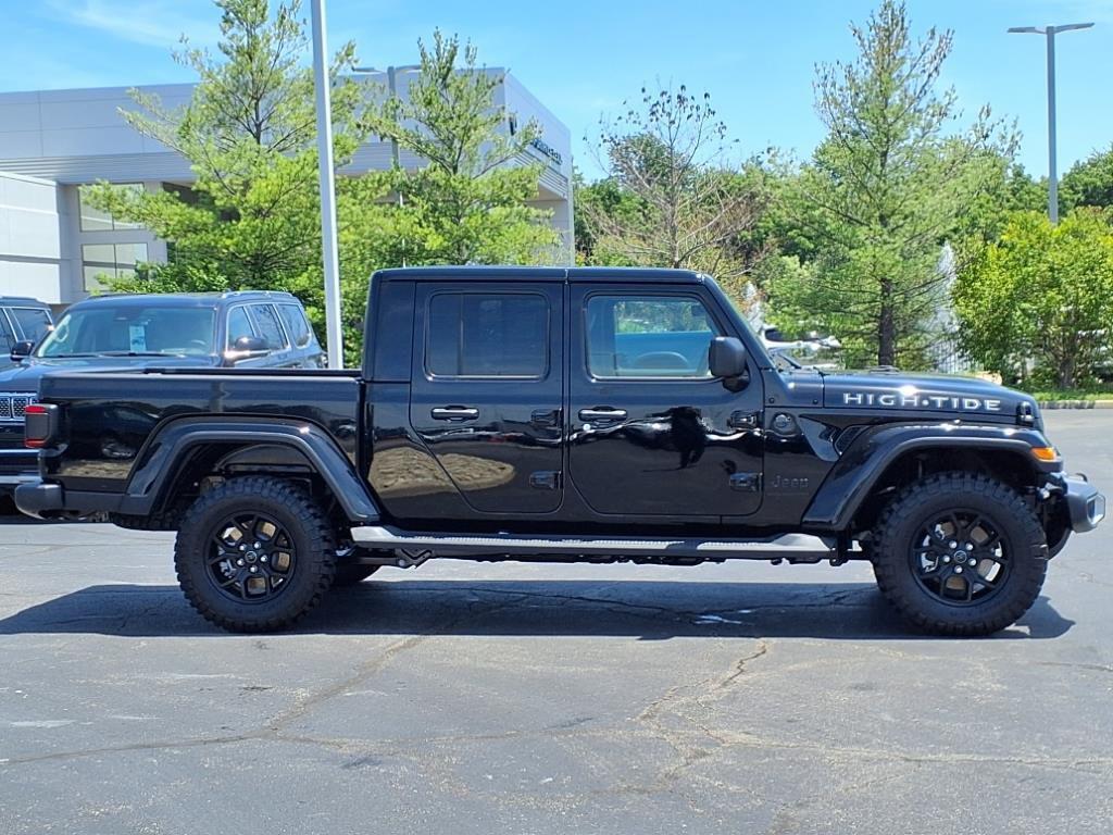 new 2025 Jeep Gladiator car, priced at $48,413