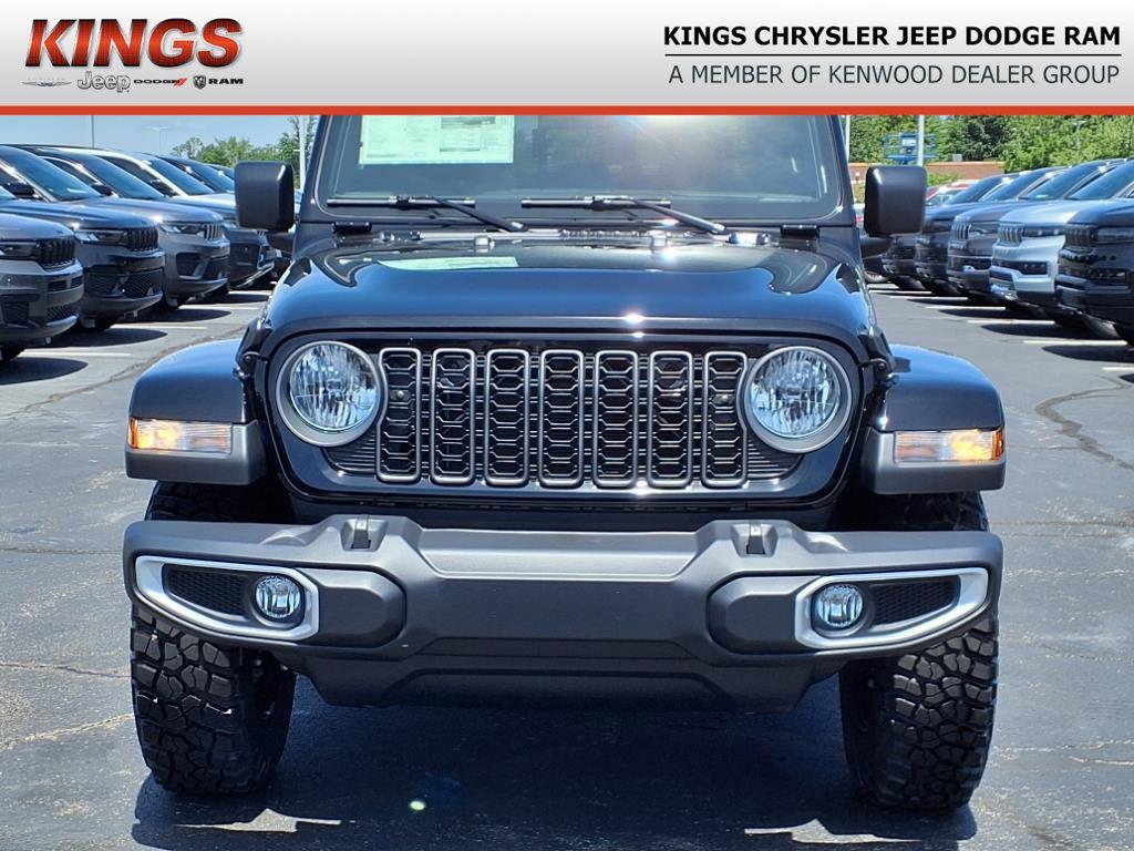 new 2025 Jeep Gladiator car, priced at $45,564
