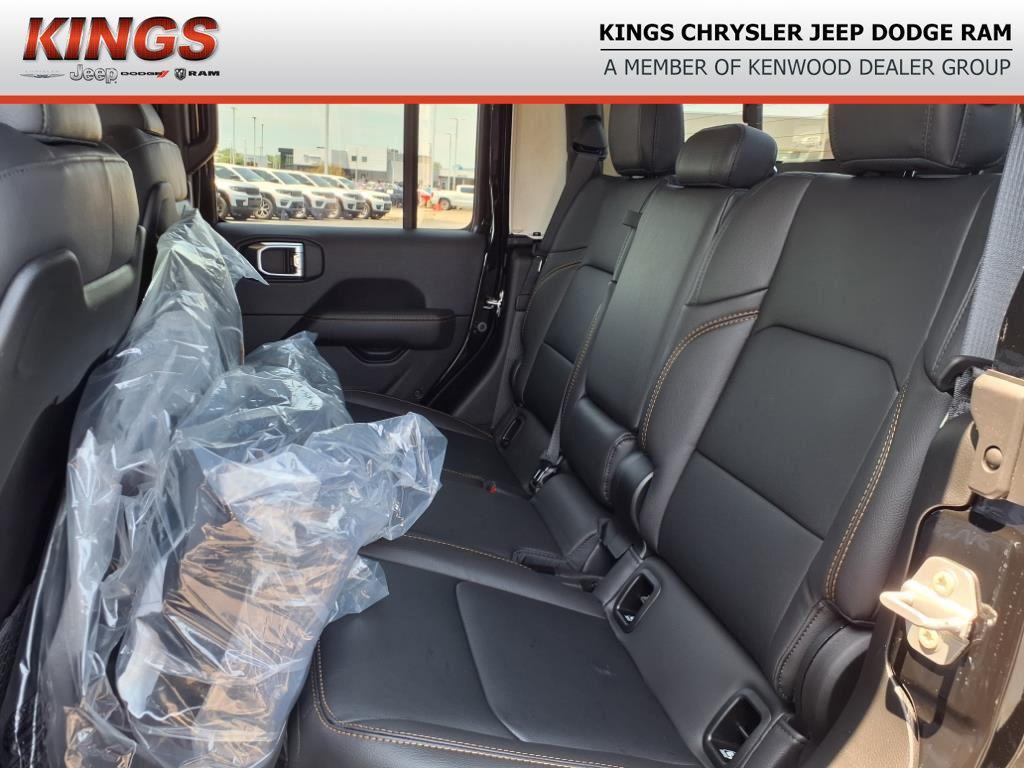 new 2025 Jeep Gladiator car, priced at $45,564