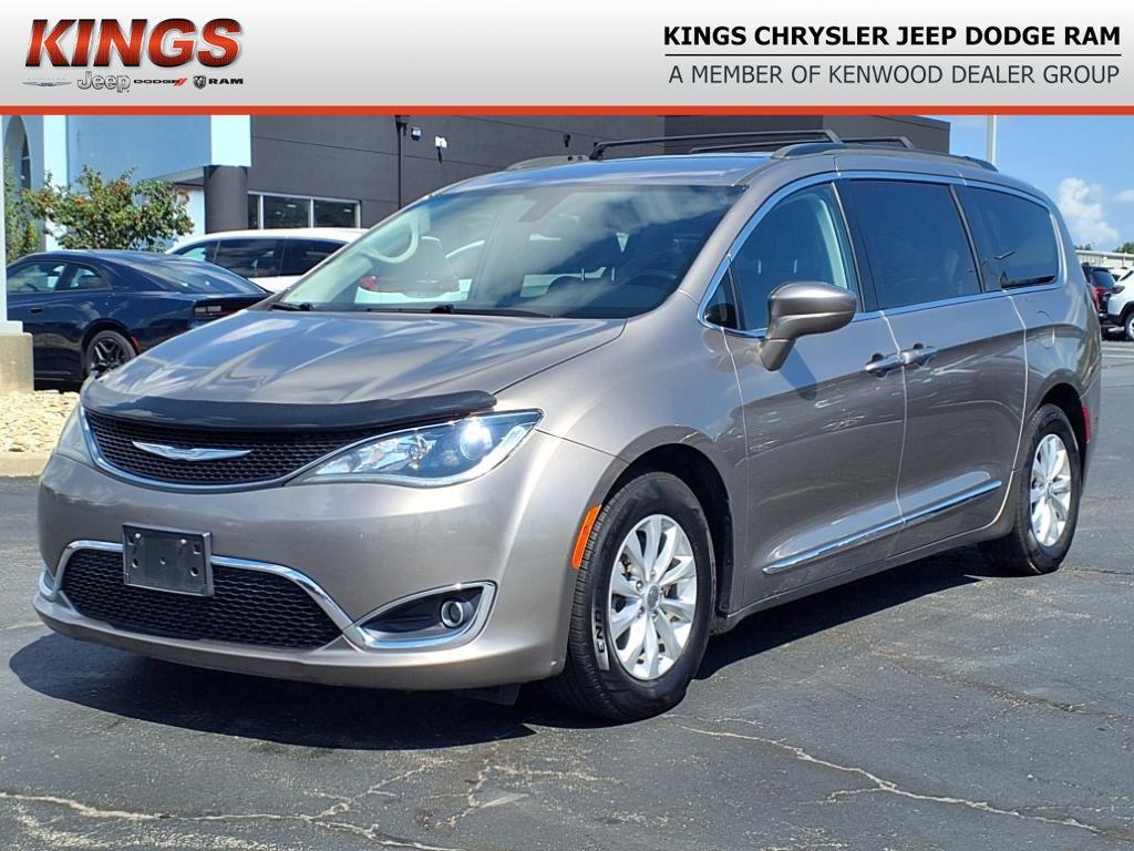 used 2017 Chrysler Pacifica car, priced at $9,800