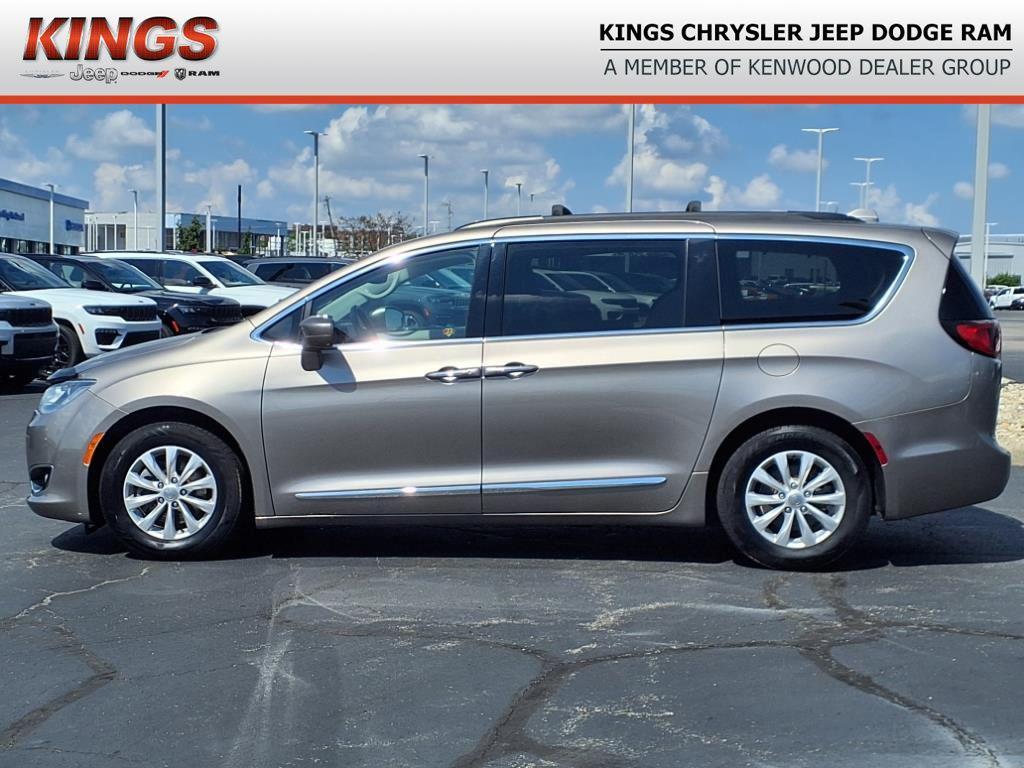 used 2017 Chrysler Pacifica car, priced at $9,800