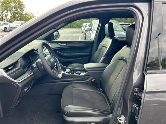 new 2024 Jeep Grand Cherokee L car, priced at $43,258