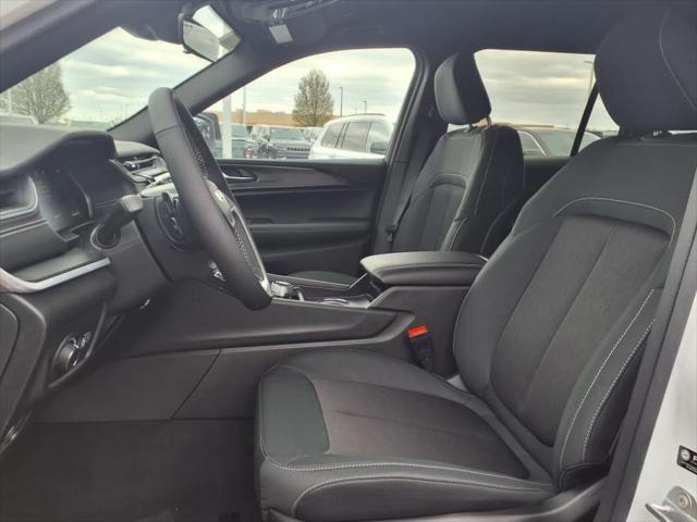 new 2025 Jeep Grand Cherokee car, priced at $37,963