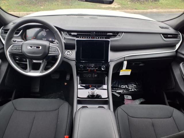 new 2025 Jeep Grand Cherokee car, priced at $37,963