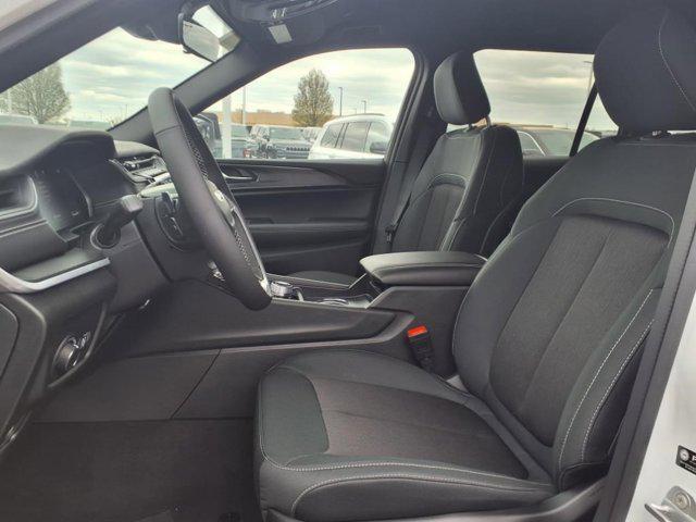 new 2025 Jeep Grand Cherokee car, priced at $35,645