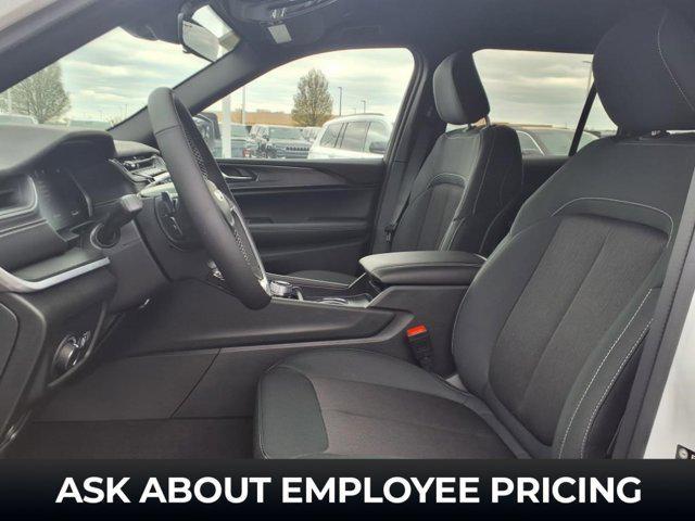 new 2025 Jeep Grand Cherokee car, priced at $37,645
