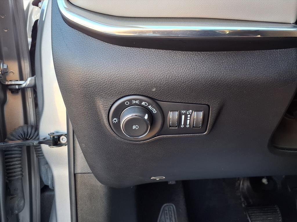 used 2022 Jeep Compass car, priced at $22,200