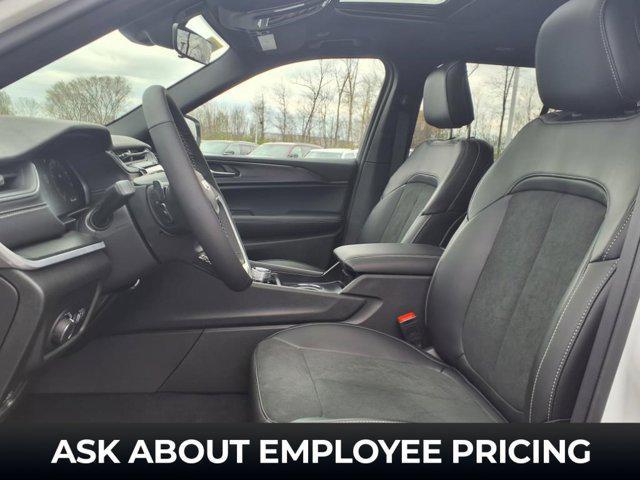 new 2025 Jeep Grand Cherokee car, priced at $43,135