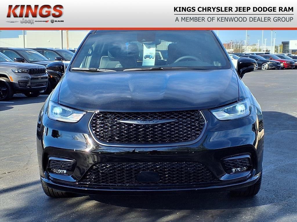 new 2026 Chrysler Pacifica car, priced at $49,699