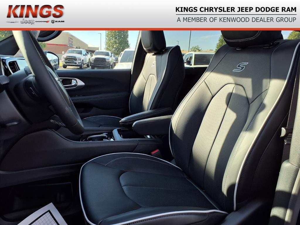 new 2026 Chrysler Pacifica car, priced at $49,699