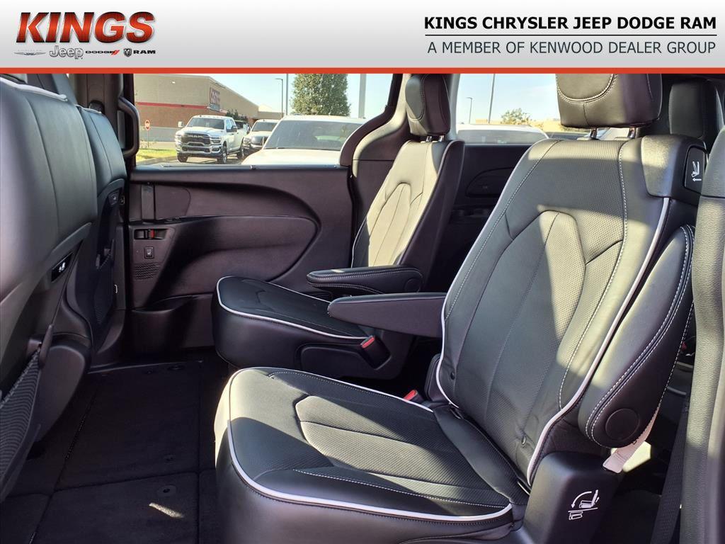 new 2026 Chrysler Pacifica car, priced at $49,699