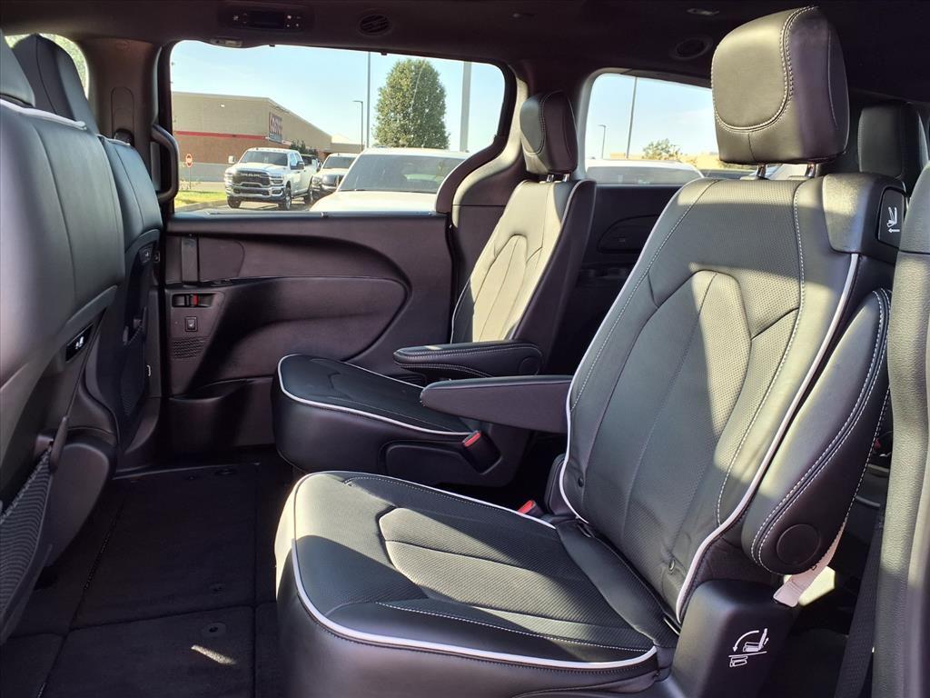 new 2026 Chrysler Pacifica car, priced at $46,949