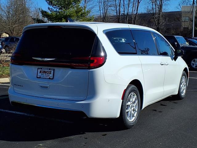 new 2025 Chrysler Pacifica car, priced at $45,425