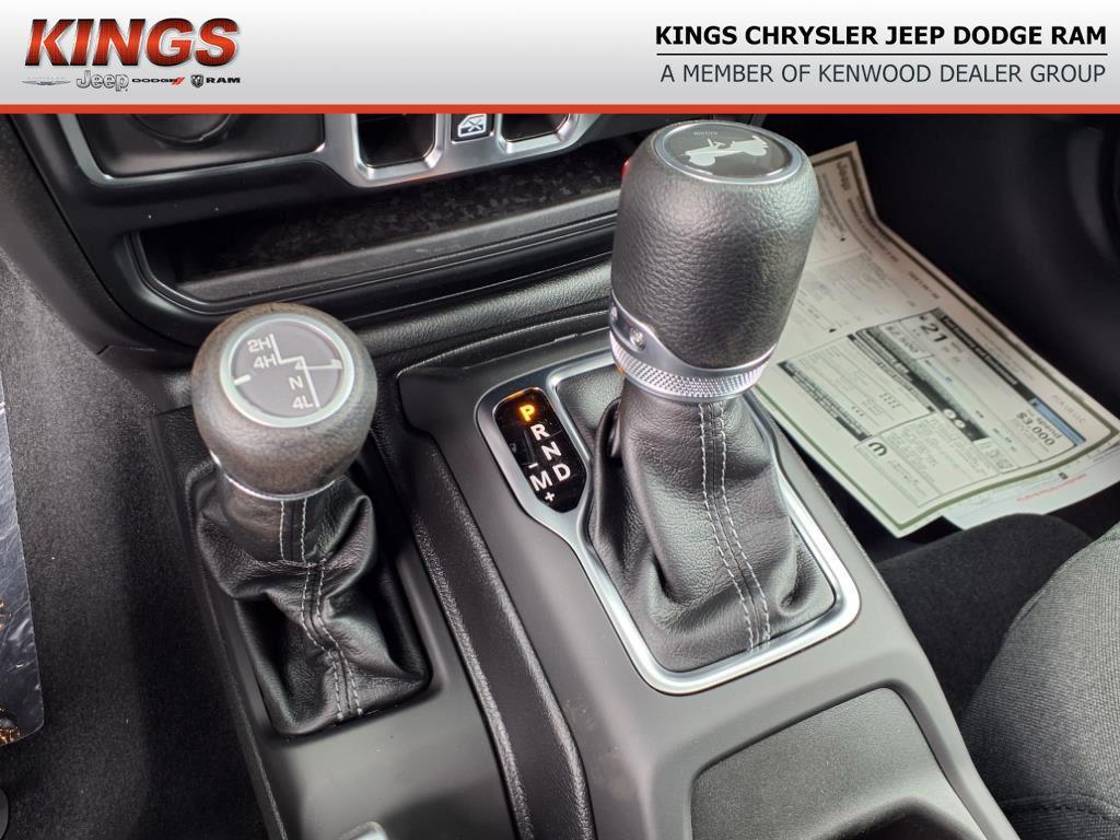 new 2025 Jeep Wrangler car, priced at $43,768
