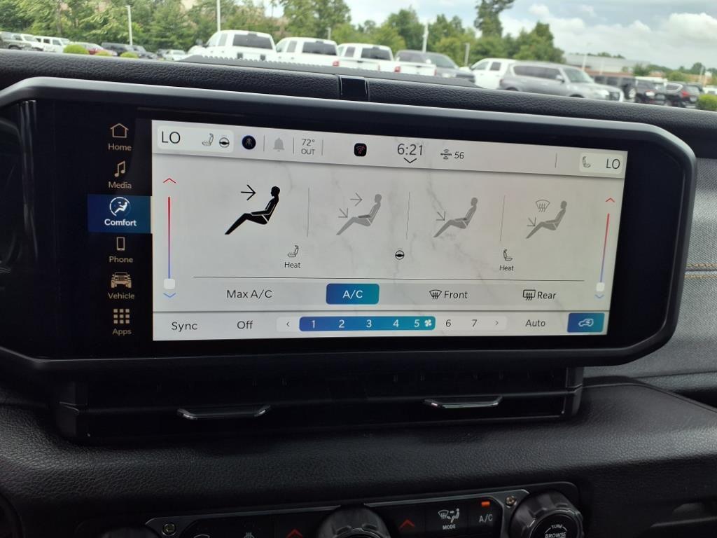 new 2025 Jeep Wrangler car, priced at $43,067