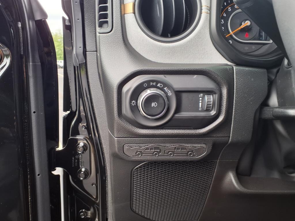 new 2025 Jeep Wrangler car, priced at $43,067