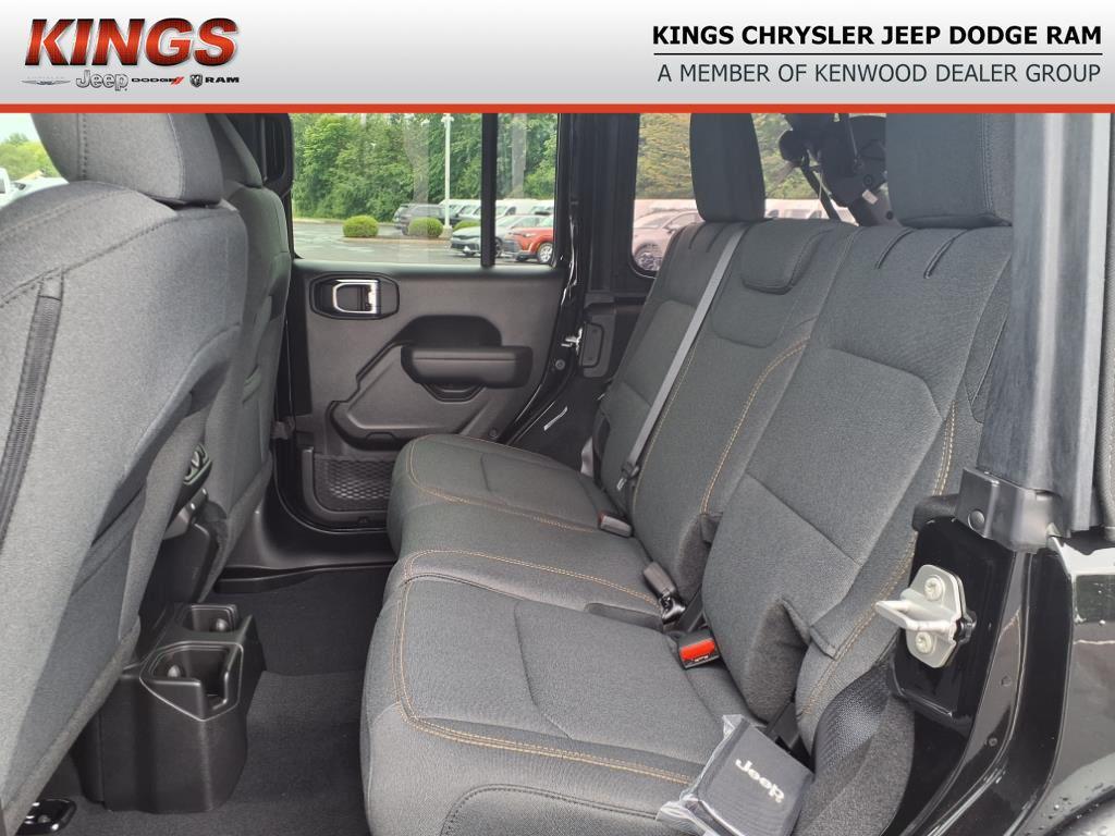 new 2025 Jeep Wrangler car, priced at $43,768