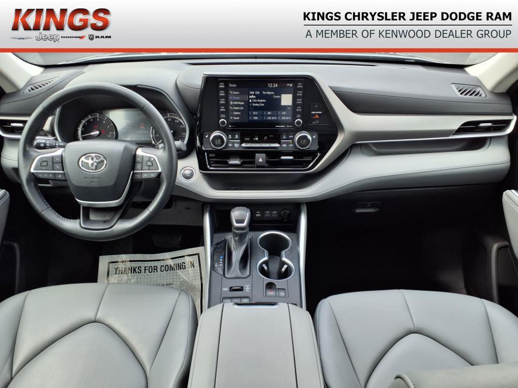 used 2022 Toyota Highlander car, priced at $35,000