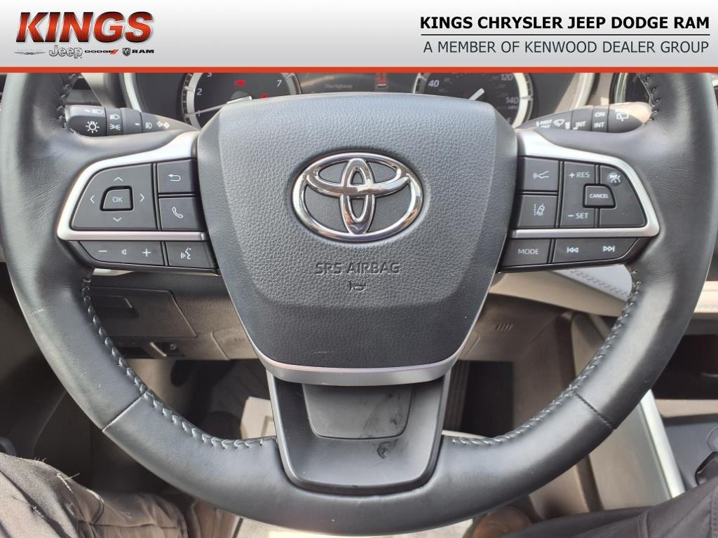 used 2022 Toyota Highlander car, priced at $35,000