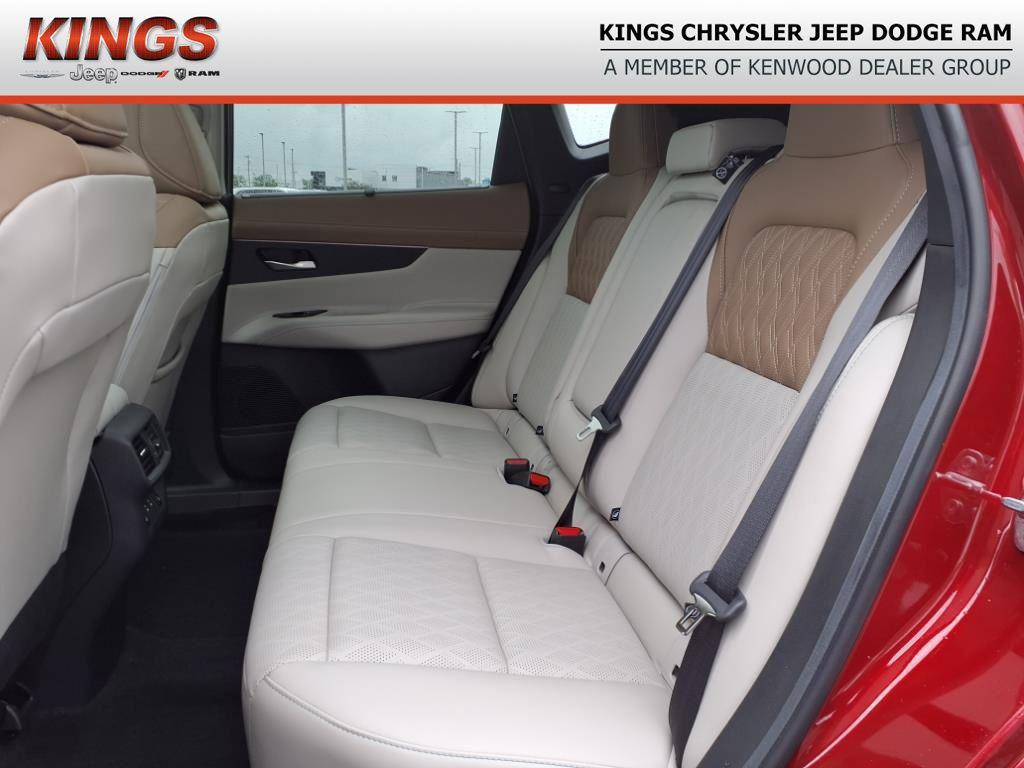 used 2025 Nissan Murano car, priced at $42,900