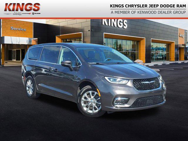 used 2023 Chrysler Pacifica car, priced at $33,923