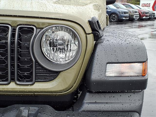 new 2025 Jeep Wrangler car, priced at $40,425