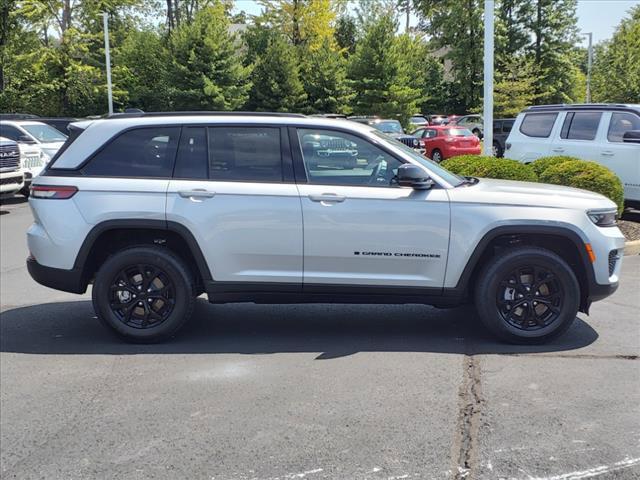 new 2024 Jeep Grand Cherokee car, priced at $38,211