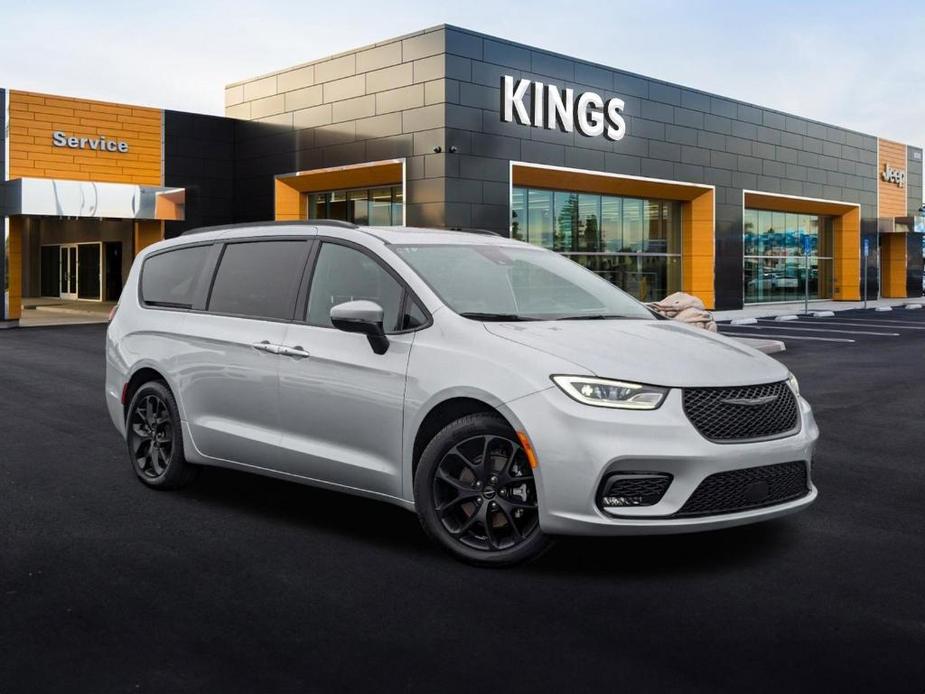 new 2023 Chrysler Pacifica car, priced at $44,812