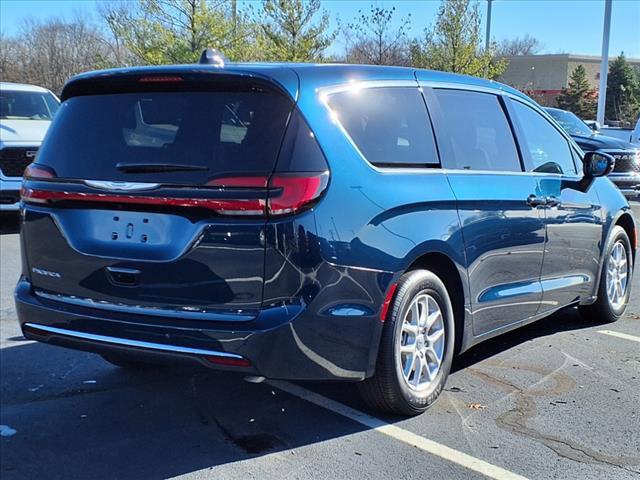 new 2025 Chrysler Pacifica car