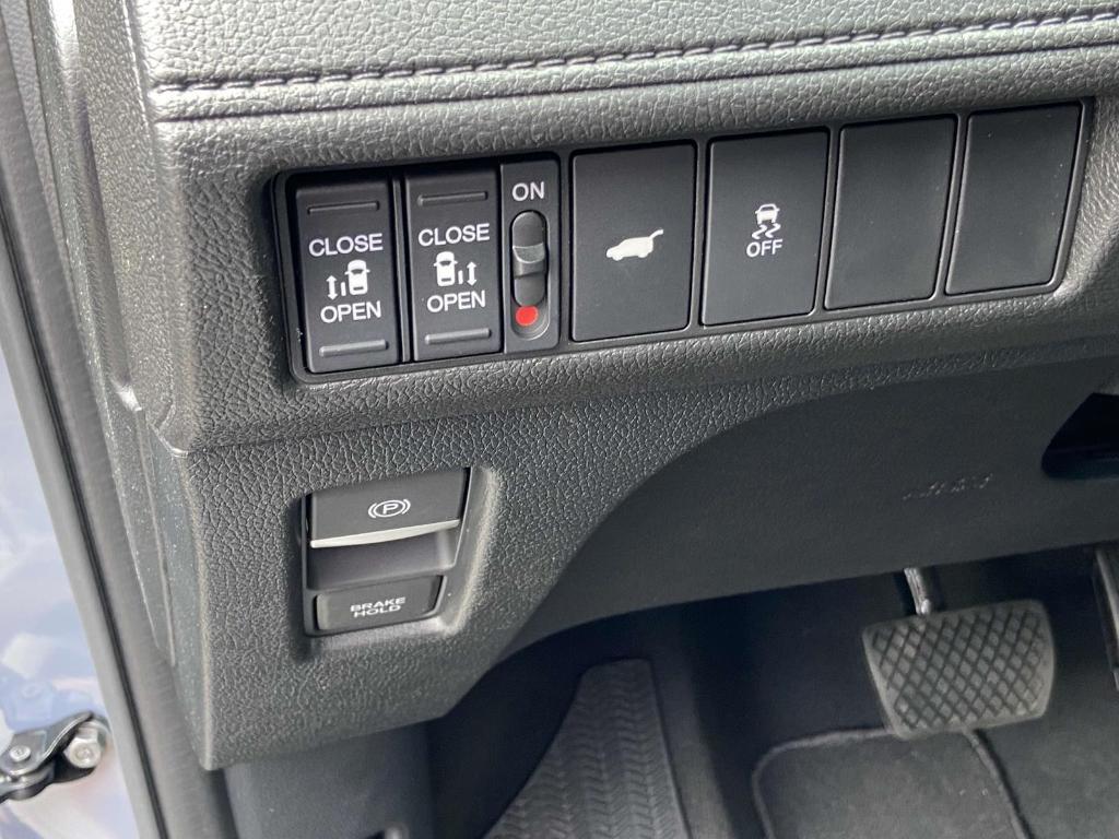 used 2025 Honda Odyssey car, priced at $40,275