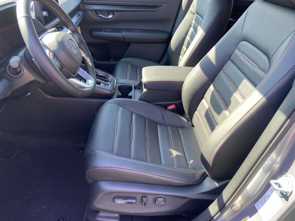 new 2026 Honda CR-V Hybrid car, priced at $38,161