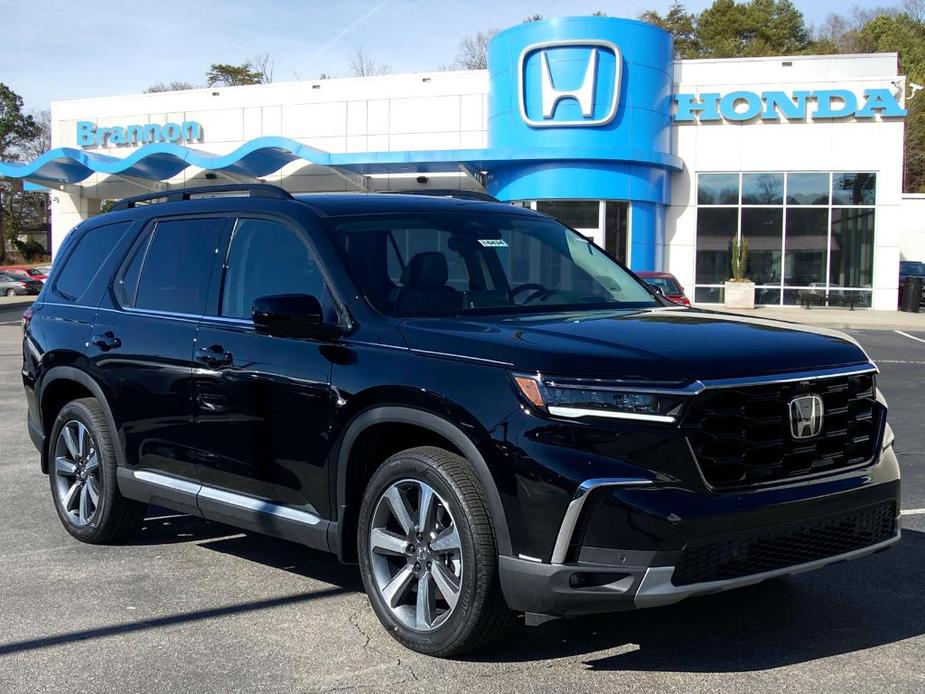 new 2025 Honda Pilot car, priced at $54,475