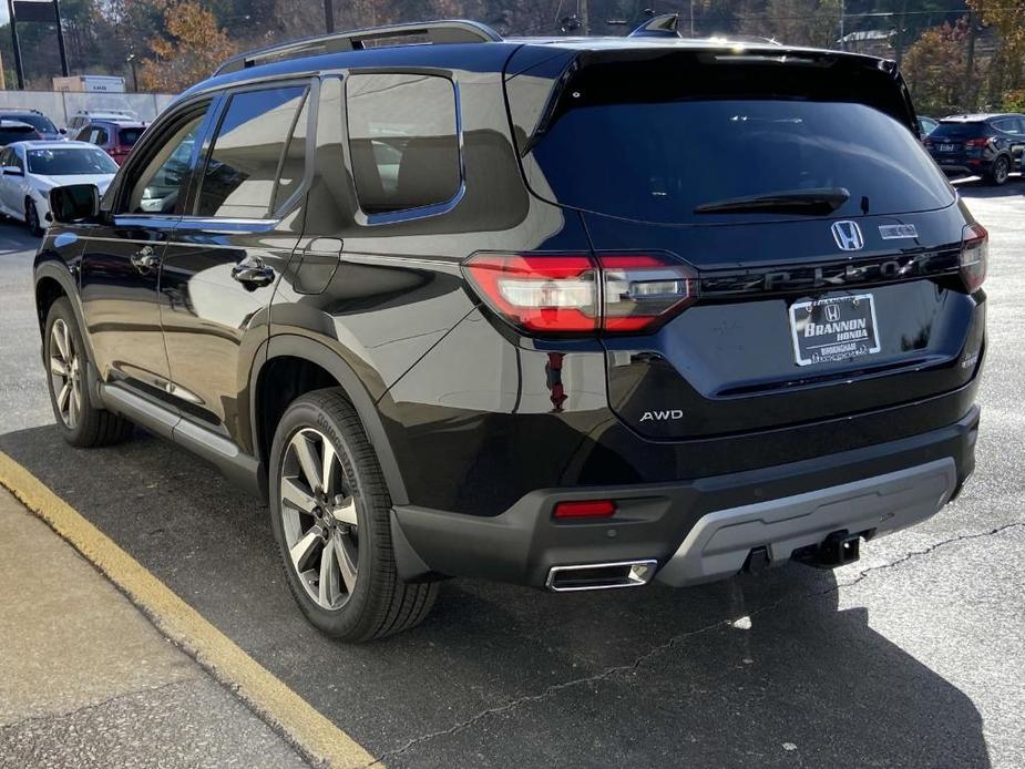 new 2025 Honda Pilot car, priced at $55,465