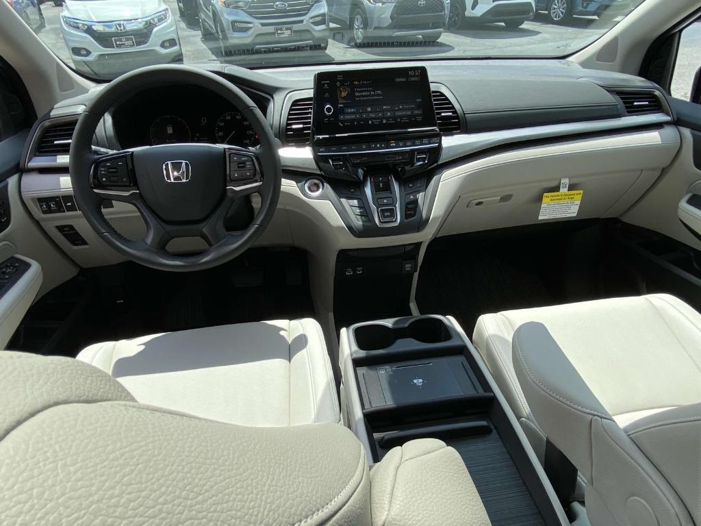 used 2025 Honda Odyssey car, priced at $40,625