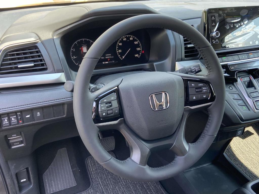 new 2026 Honda Odyssey car, priced at $42,083