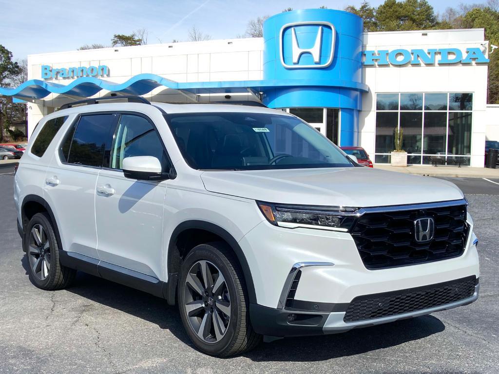 new 2025 Honda Pilot car, priced at $55,660