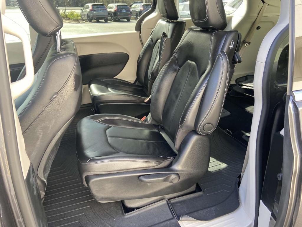 used 2022 Chrysler Pacifica Hybrid car, priced at $29,555