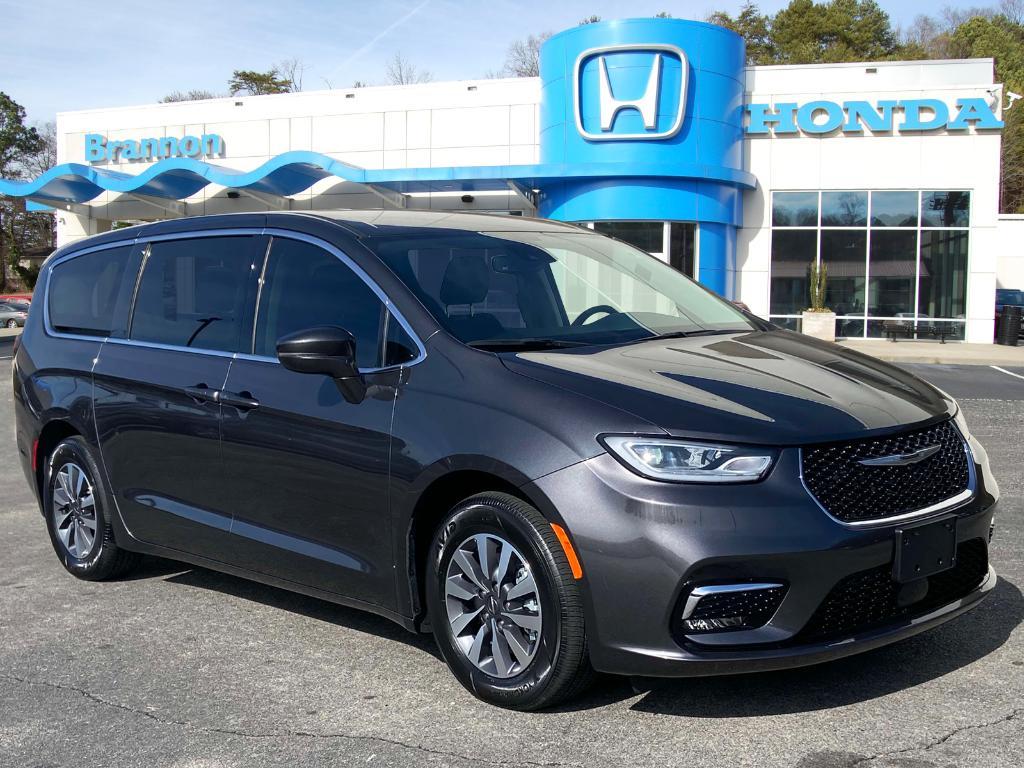 used 2022 Chrysler Pacifica Hybrid car, priced at $29,555