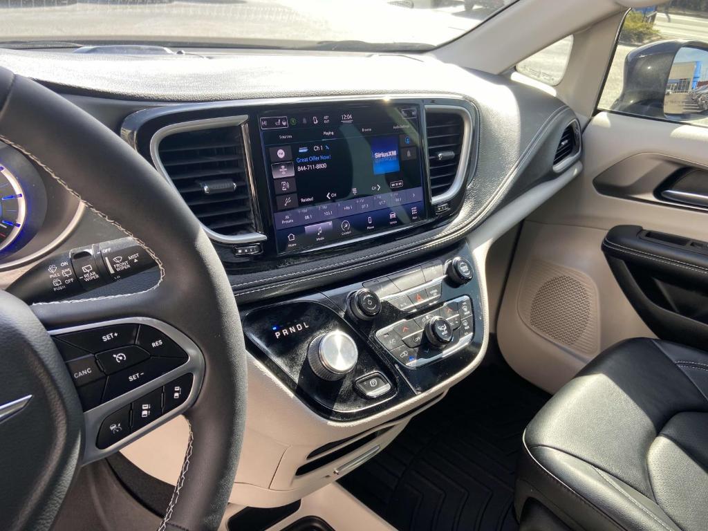 used 2022 Chrysler Pacifica Hybrid car, priced at $29,555