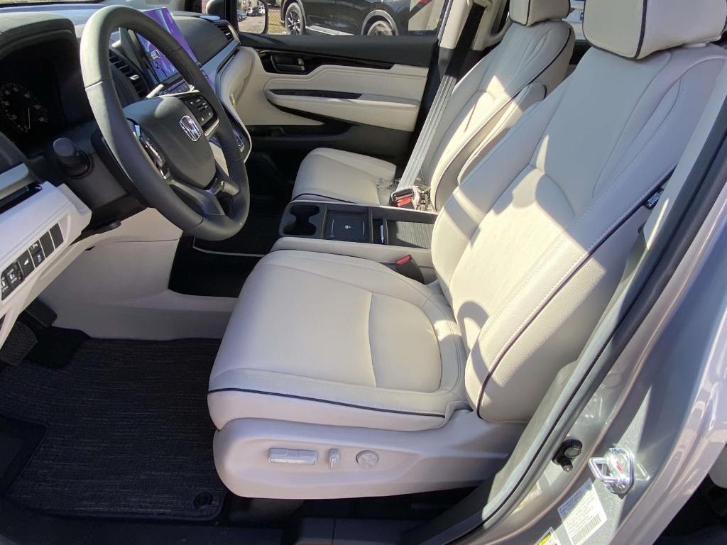 new 2025 Honda Odyssey car, priced at $45,748