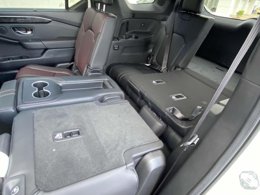 new 2025 Honda Pilot car, priced at $53,975