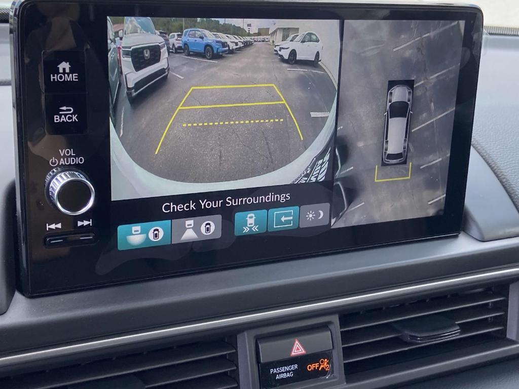 new 2025 Honda Pilot car, priced at $53,975